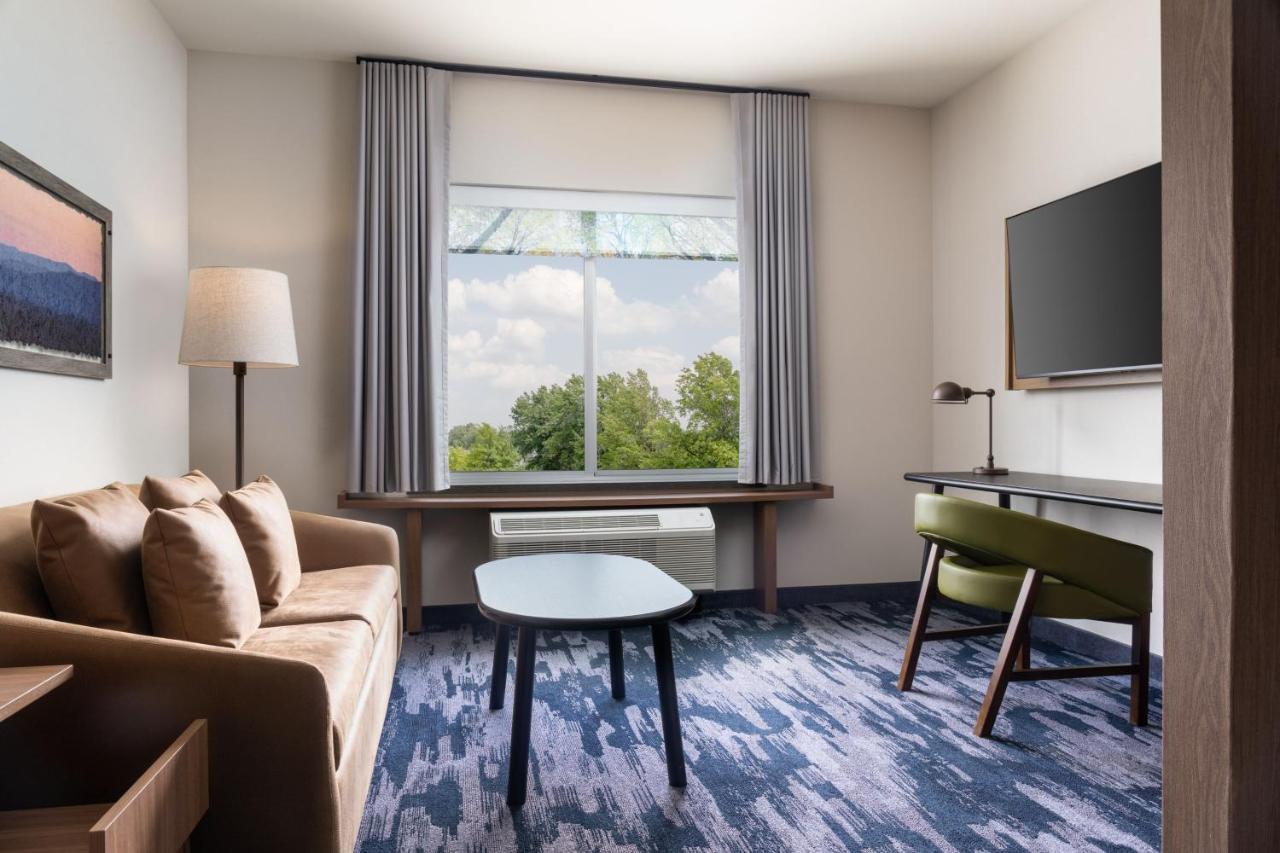 Fairfield Inn & Suites By Marriott Cleveland Tiedeman Road Brooklyn Exterior foto